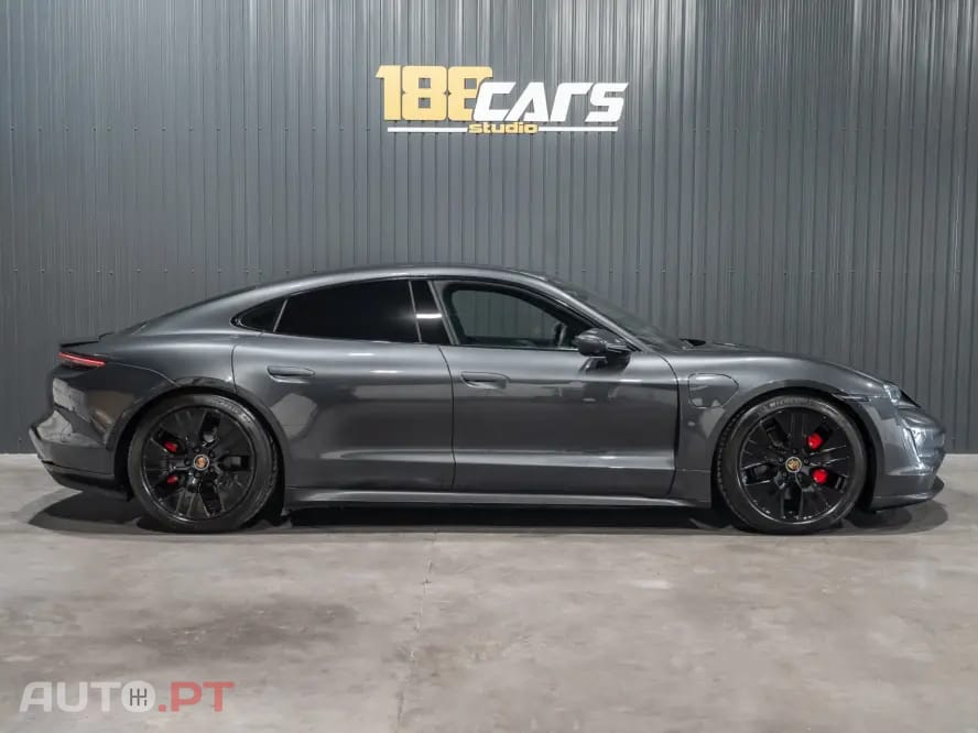 Porsche Taycan 4S