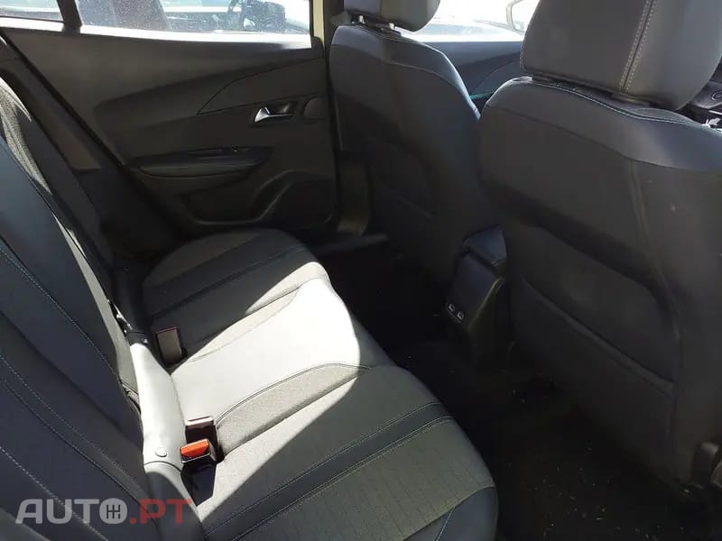 Peugeot E-2008 Allure Pack