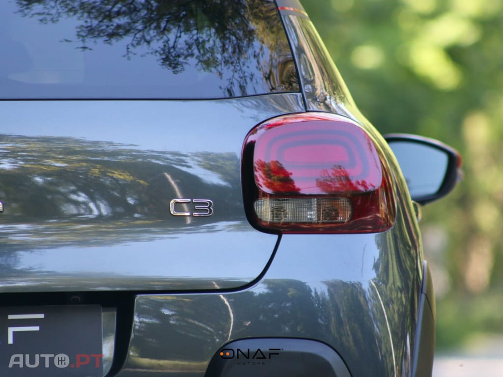 Citroen C3 1.2 Pure Tech Shine J17"