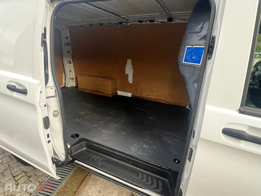 Mercedes-Benz Vito Outro
