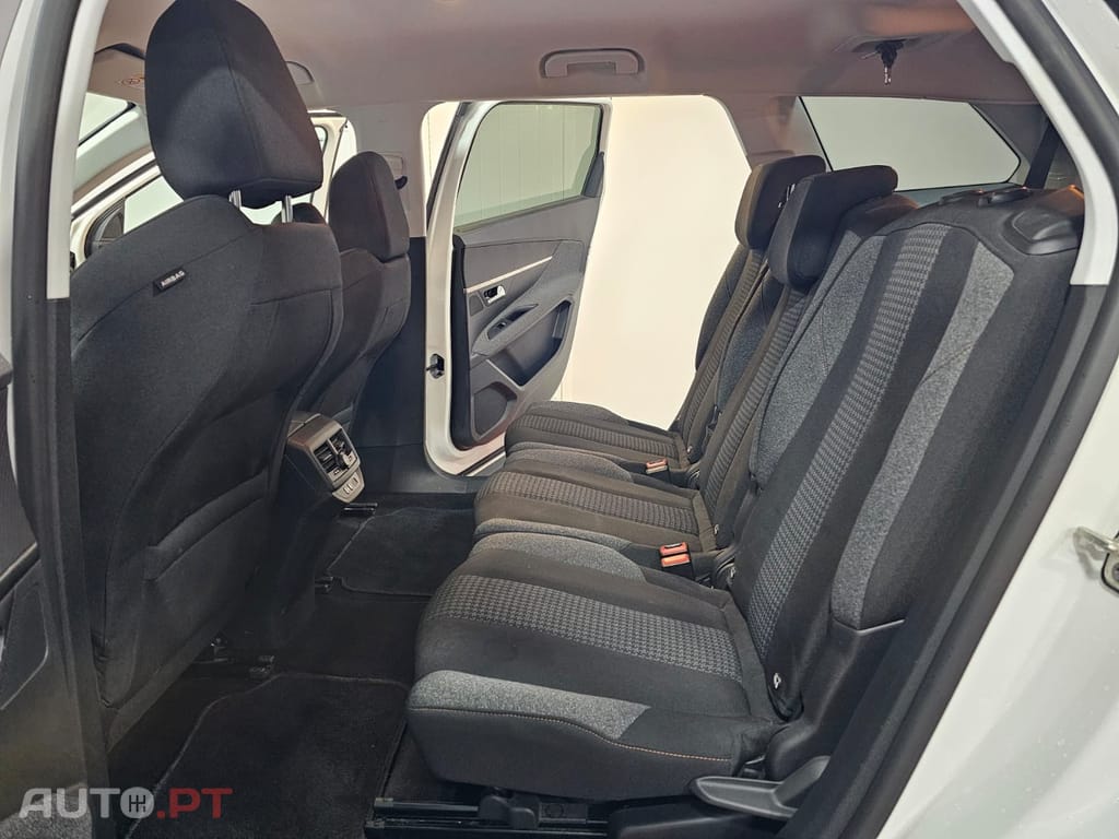 Peugeot 5008 1.2 PureTech Allure EAT8