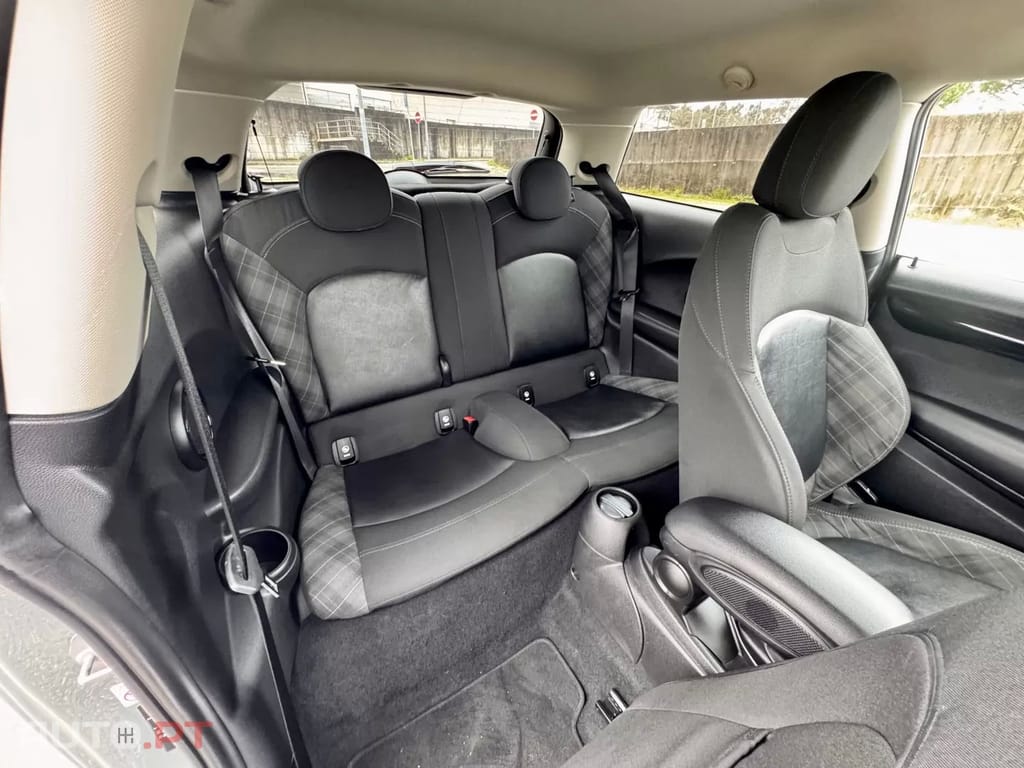 MINI Cooper Cooper SD Auto