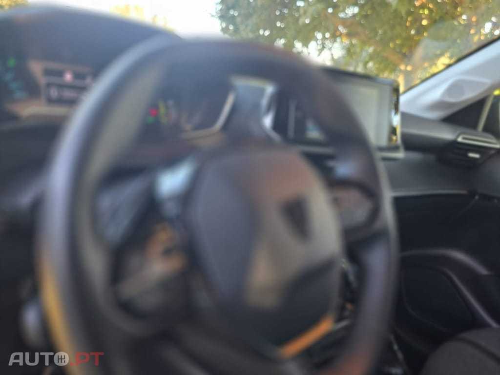 Peugeot E-208 50 kWh Allure Pack
