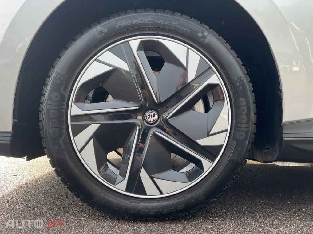 MG MG4 64 kWh Luxury