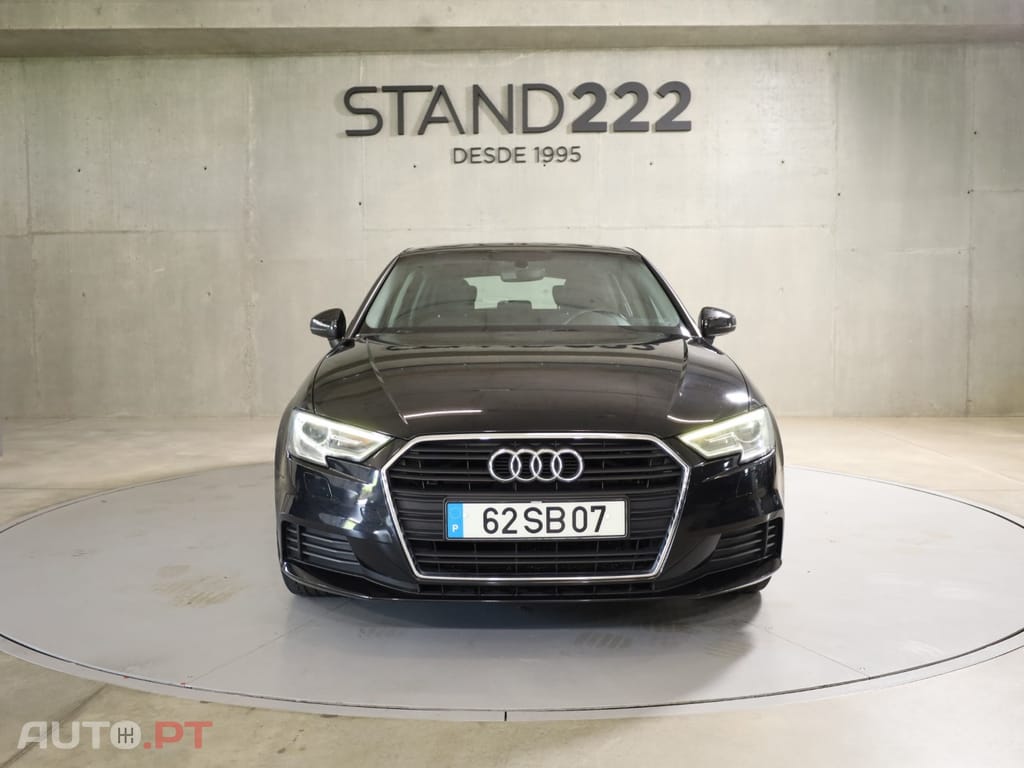 Audi A3 Sportback 1.6 TDi B. Line Attraction