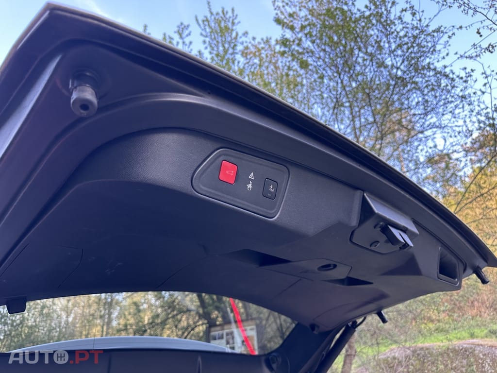 Peugeot 3008 1.2 PureTech Allure EAT8