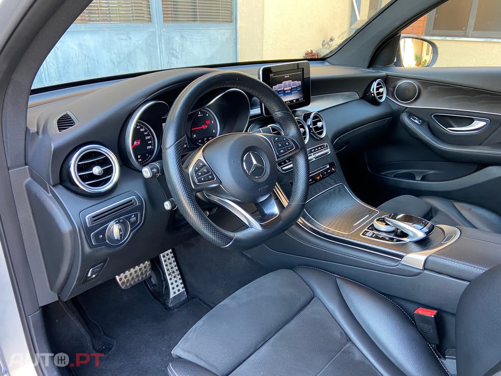 Mercedes-Benz GLC 220 220D Coupé AMG LINE 4-Matic
