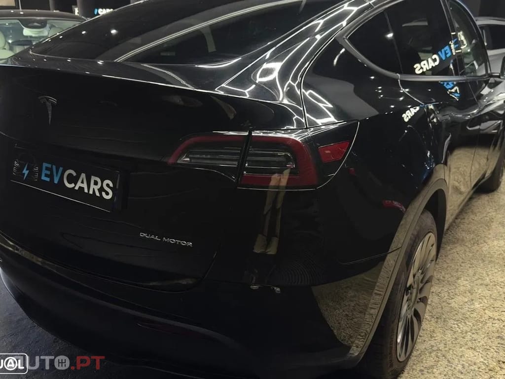 Tesla Model Y Long Range Dual Motor AWD