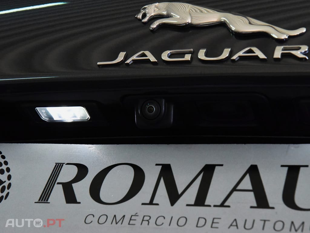 Jaguar XE 2.0 D Portfolio Aut.