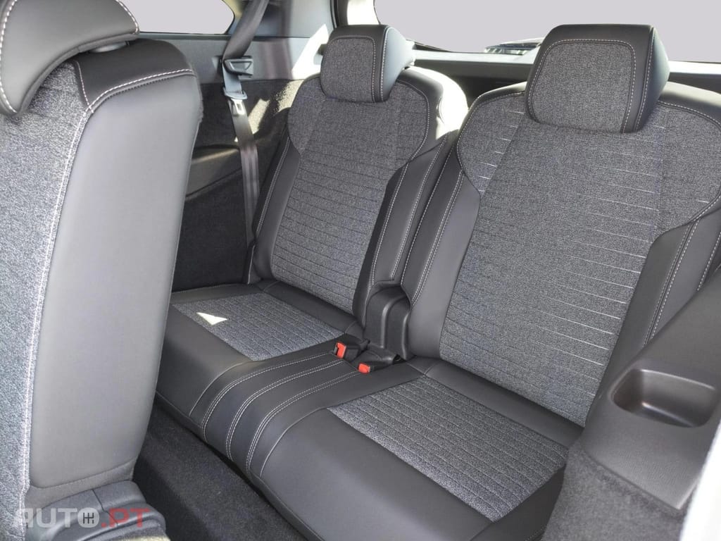 Peugeot E-5008 73 kWh Allure  I.V.A DEDUTÍVEL