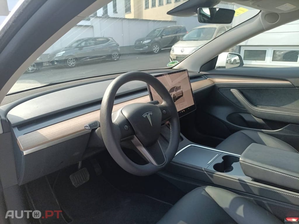 Tesla Model 3 Long Range AWD — fotografia 7