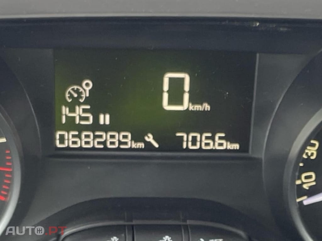 Peugeot 2008 1.5 BlueHDi Signature