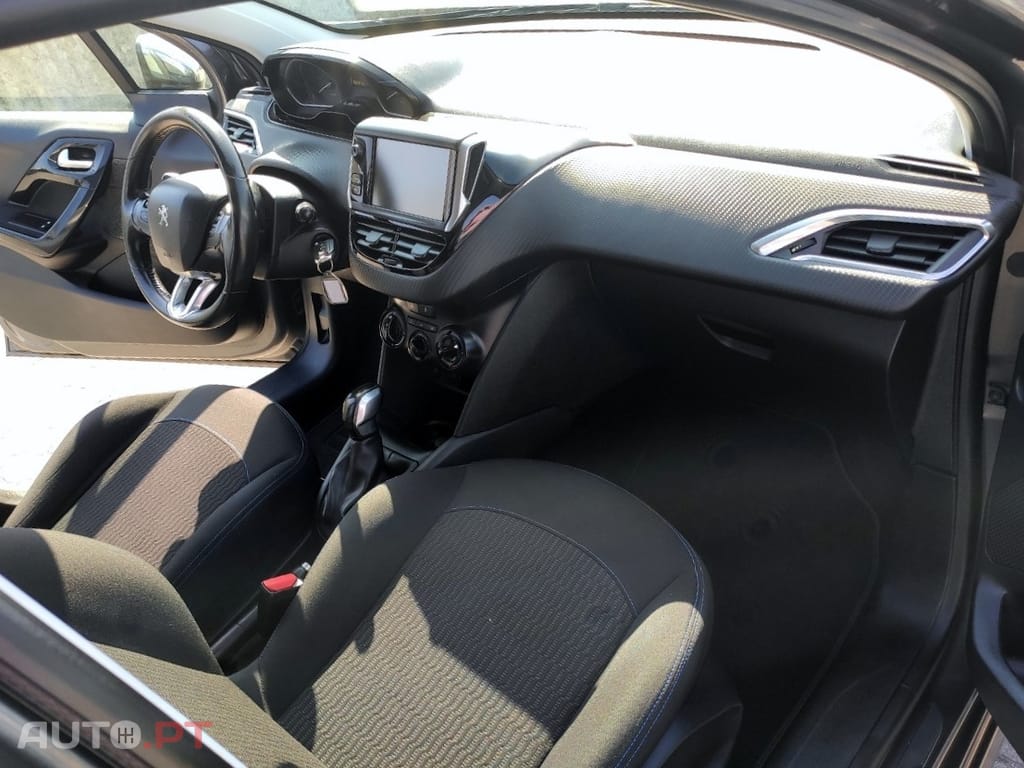 Peugeot 208 1.6 BlueHDi Style