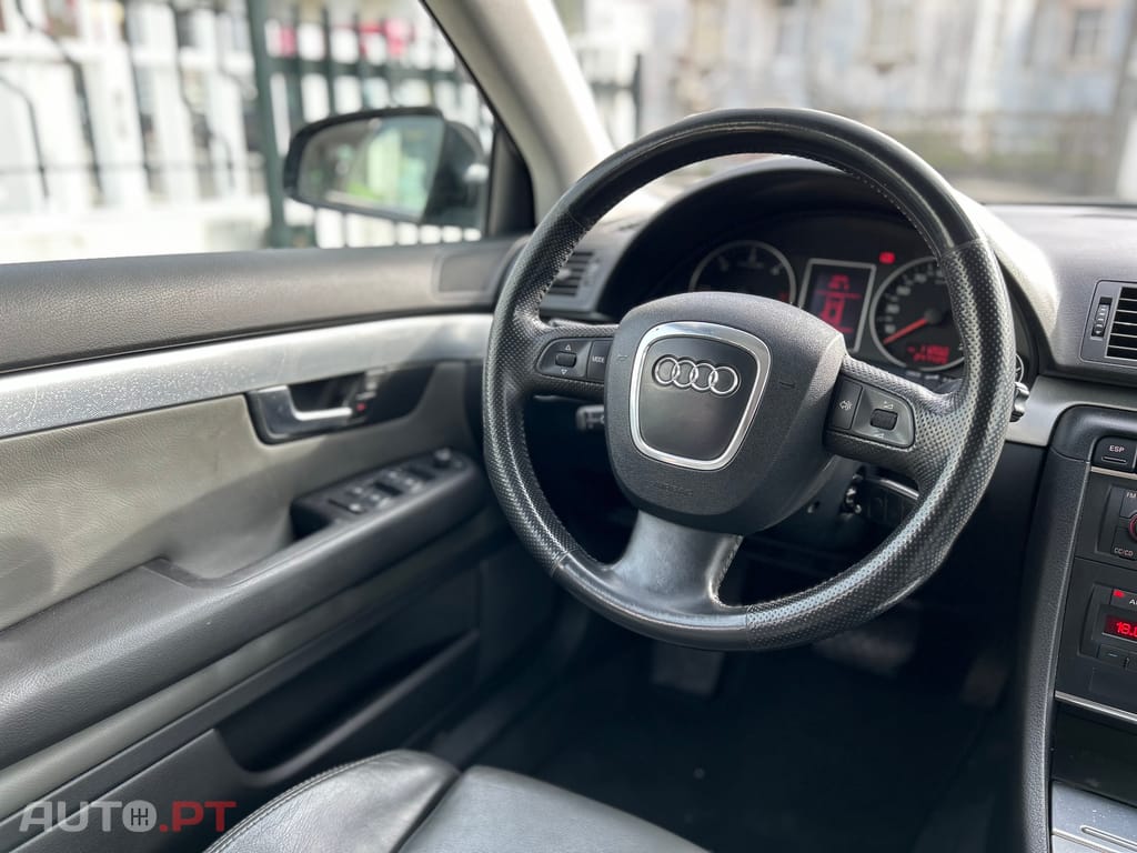 Audi A4 Avant 2.0 TDI S-LINE MULTI.