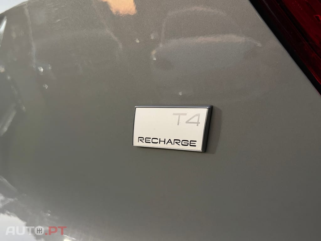 Volvo XC40 1.5 T4 PHEV Plus Dark