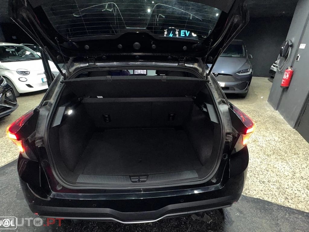 MG MG4 77 kWh Extended Range Luxury