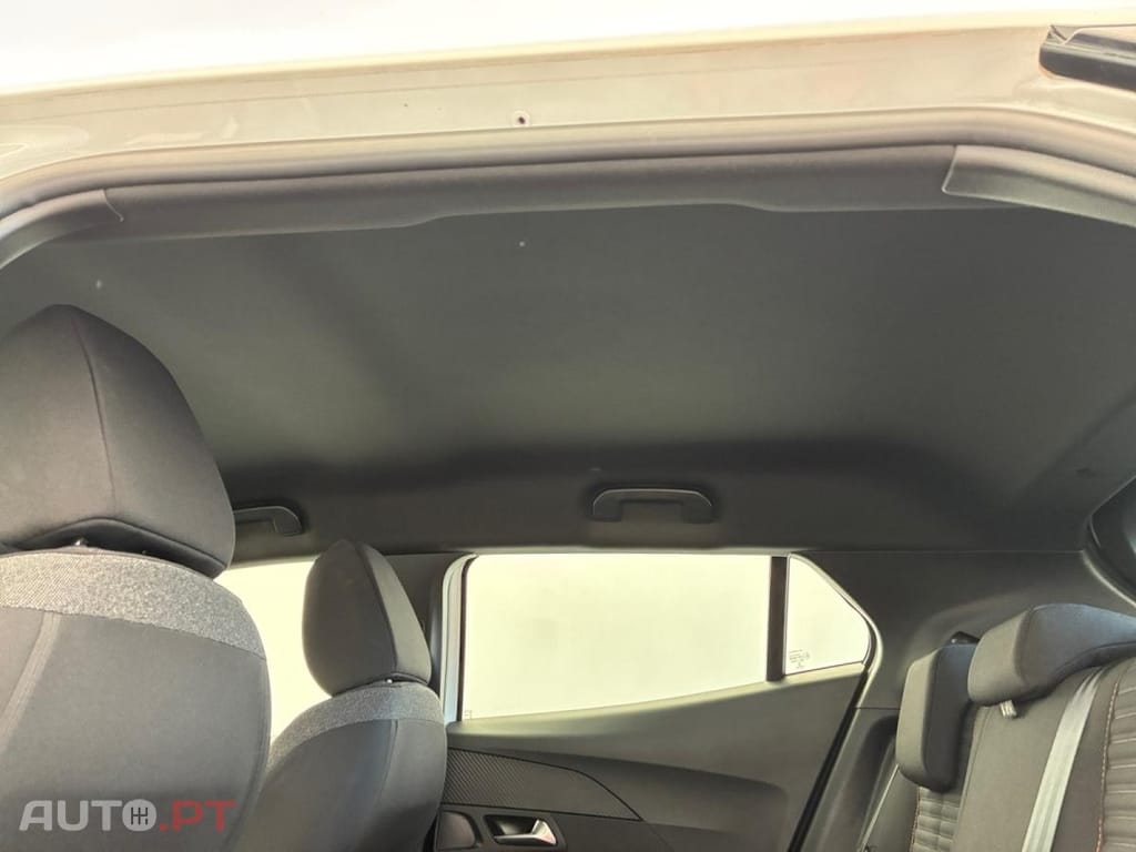 Peugeot 2008 1.2 PureTech Active Pack EAT8