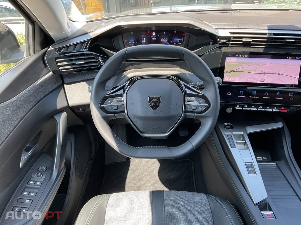 Peugeot 408 1.2 PureTech Allure EAT8