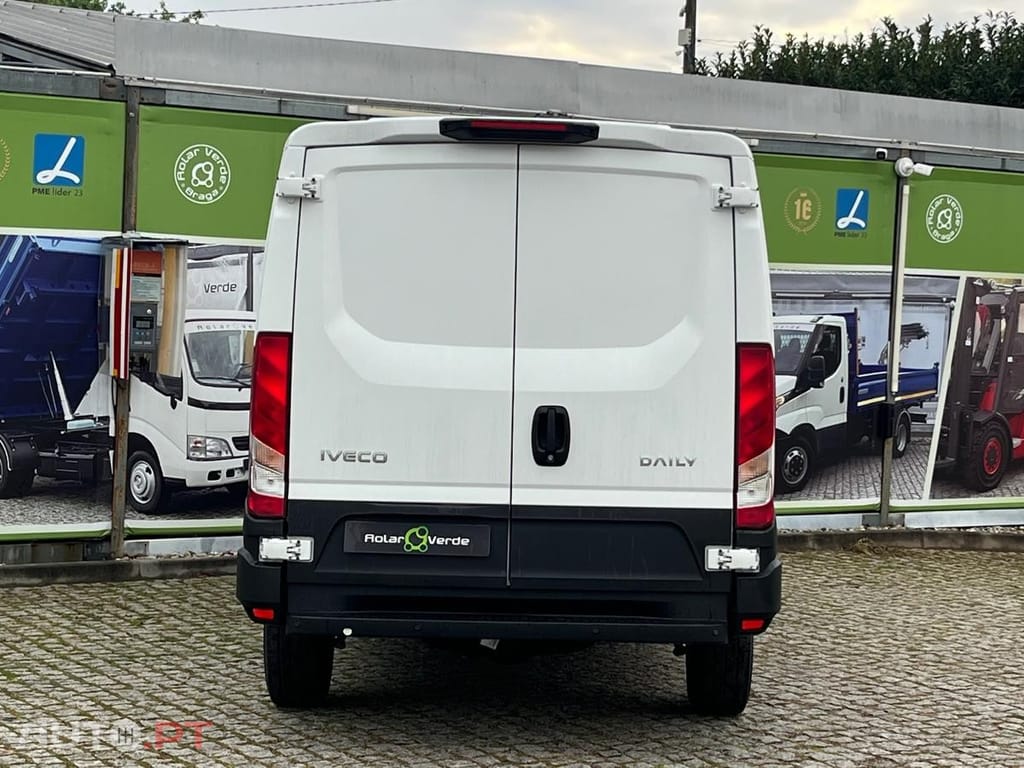 Iveco Daily 3.0 35S18HV 3520L 12m3