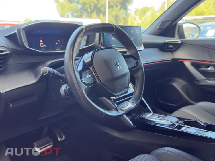 Peugeot E-2008 50 kWh GT