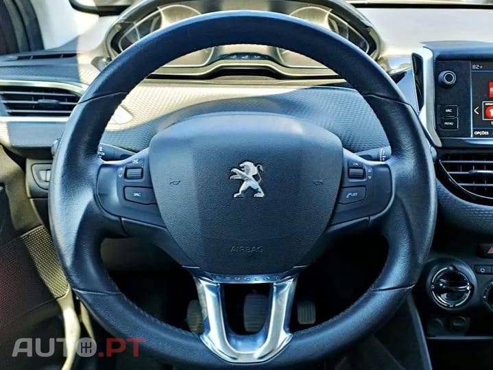 Peugeot 208 1.2 PureTech Signature