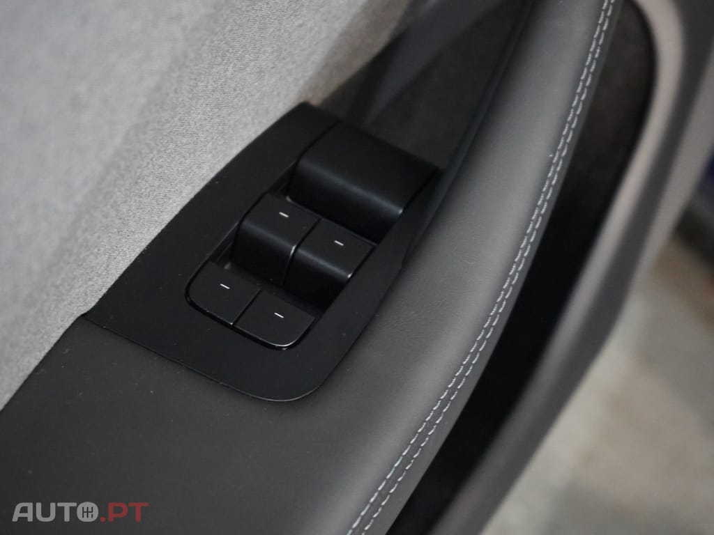 Tesla Model 3 Tração Traseira