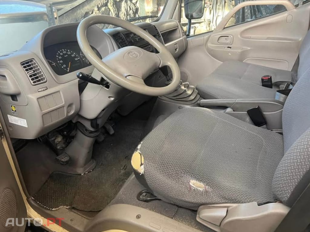 Toyota Dyna M Dyna 3.0 D-4D M35.33 (KDY251)-SD