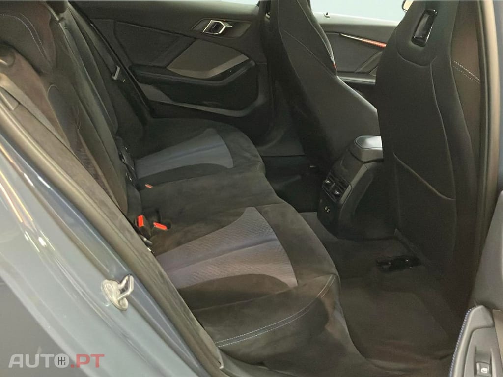 BMW 118 i Pack Desportivo M Auto
