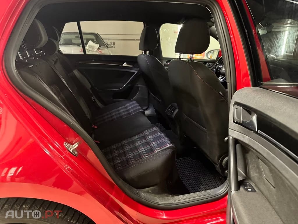 Volkswagen Golf GTI