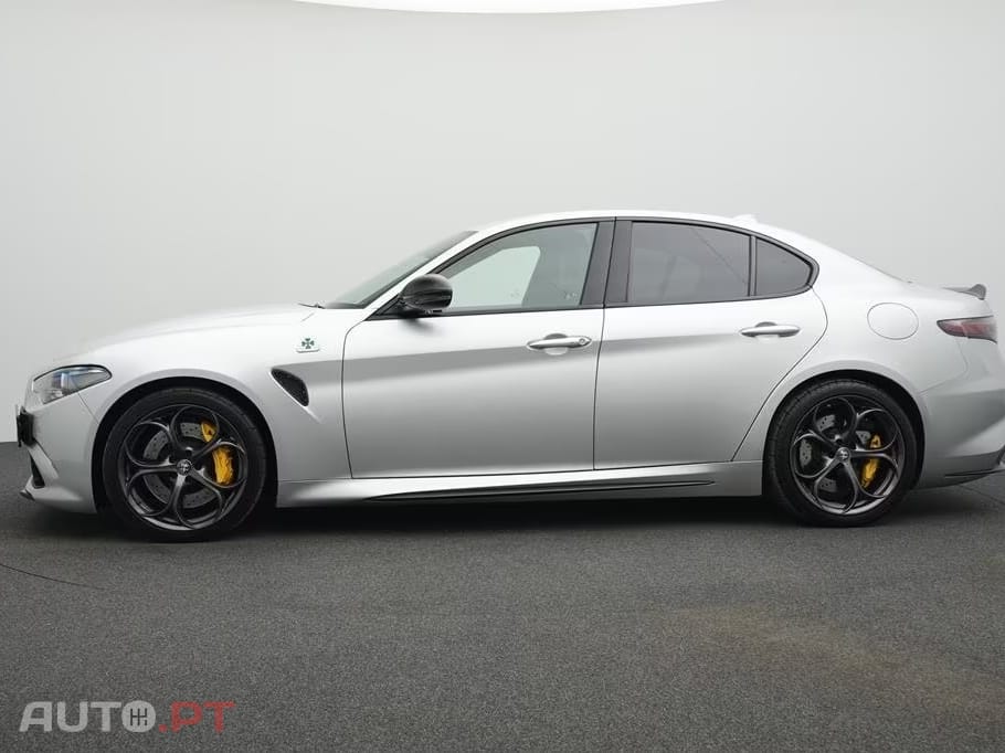 Alfa Romeo Giulia 2.9 V6 Bi-Turbo AT8 Quadrifoglio