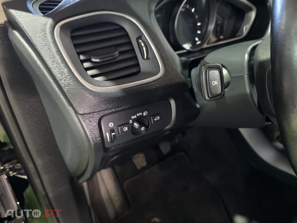 Volvo V40 2.0 D2 Momentum