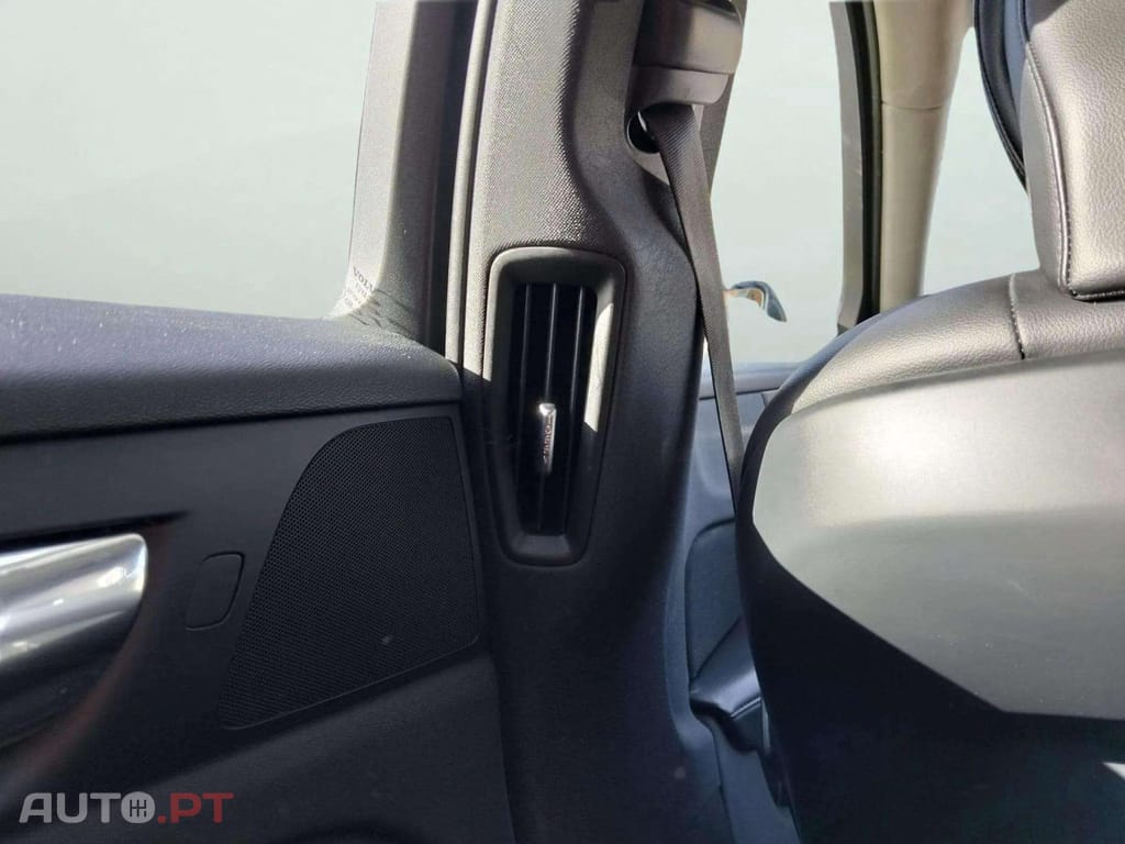 Volvo V60 2.0 T8 AWD TE Momentum