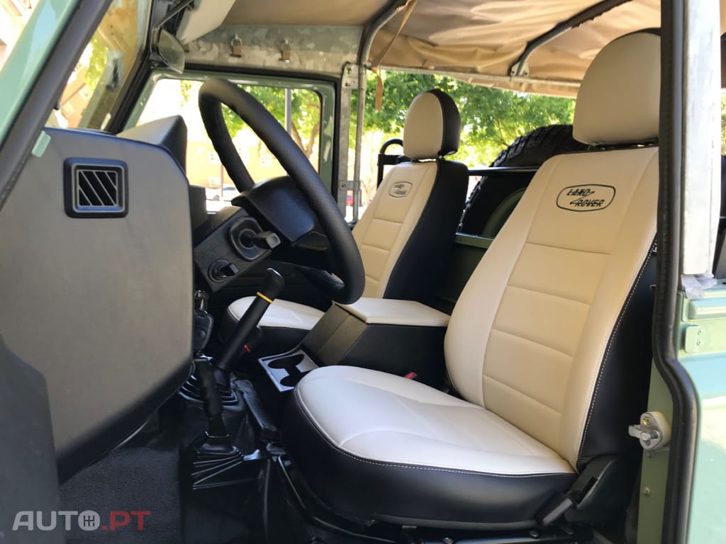 Land Rover Defender TD4 PUMA HERITAGE
