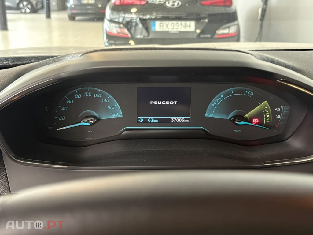 Peugeot E-2008 50 kWh Active