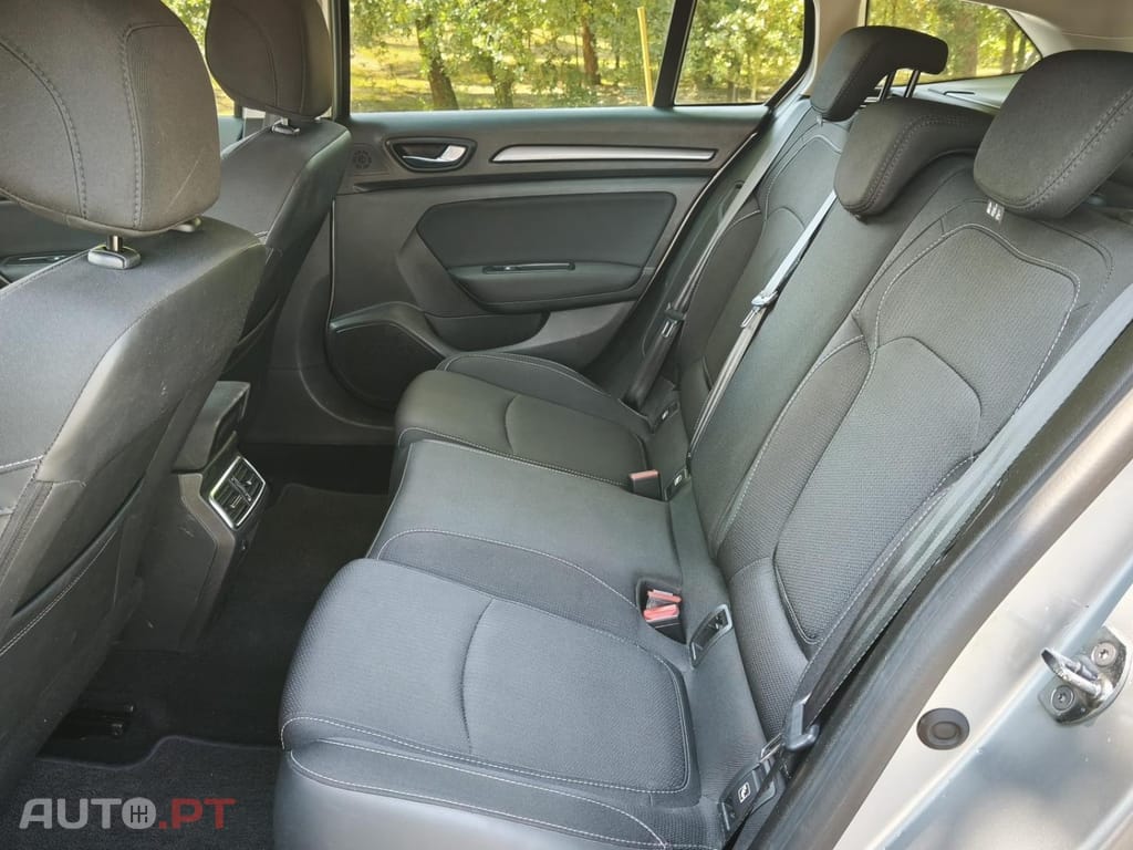 Renault Mégane Sport Tourer 1.5 Blue dCi Business — fotografia 10