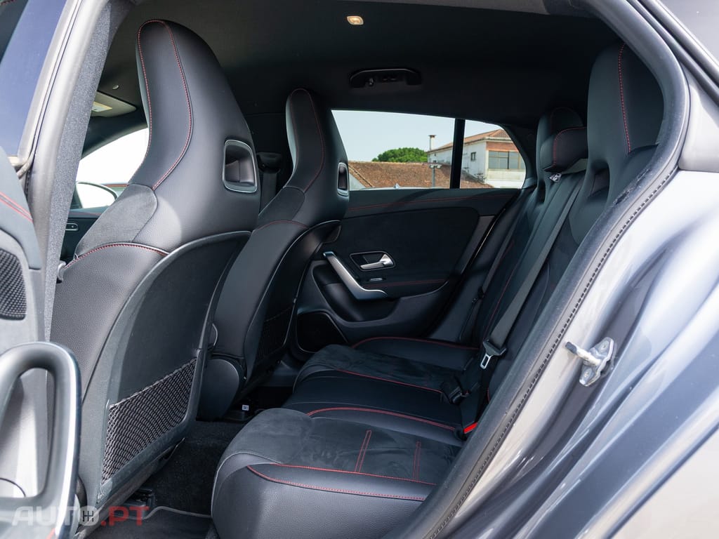 Mercedes-Benz CLA 220 d Shooting Brake AMG Line Aut.
