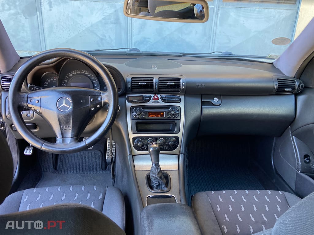 Mercedes-Benz C 220 CDI COUPE