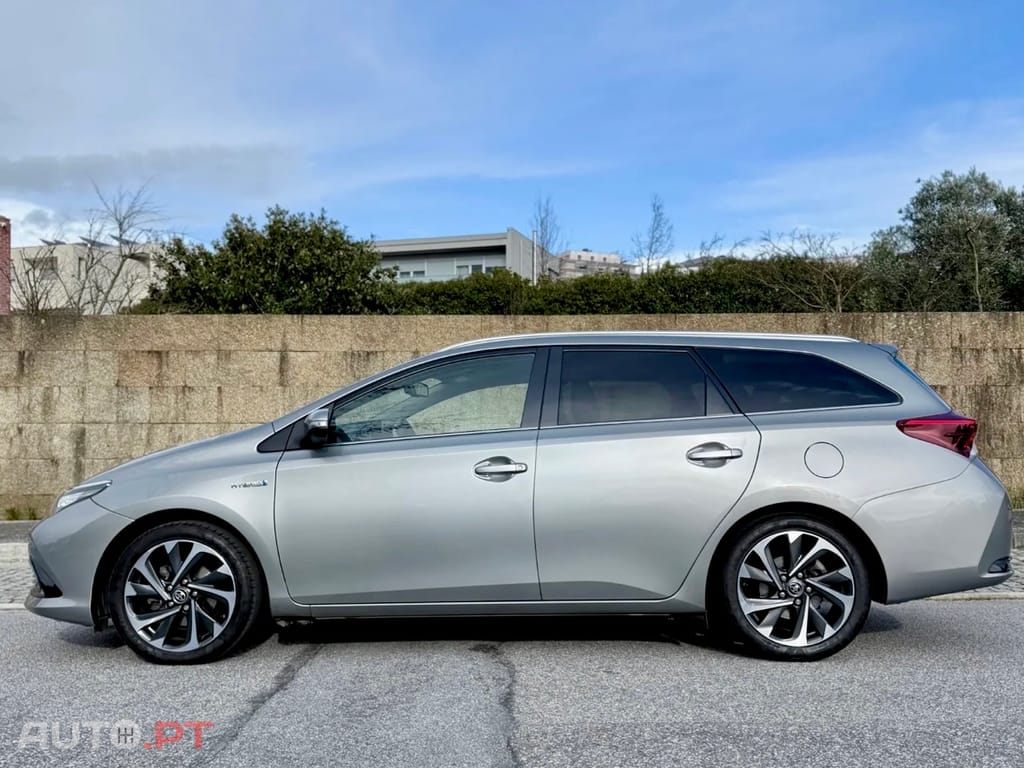 Toyota Auris Touring Sports Confort P. Sports