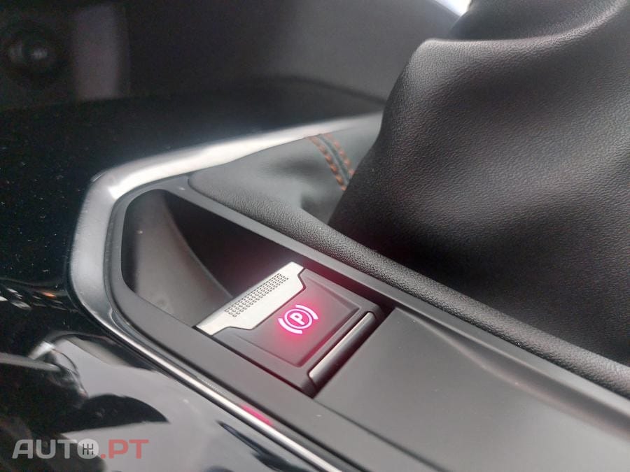 Peugeot 3008 1.5 BlueHDi Active