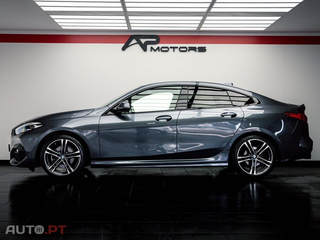 BMW 218 i Pack Desportivo M