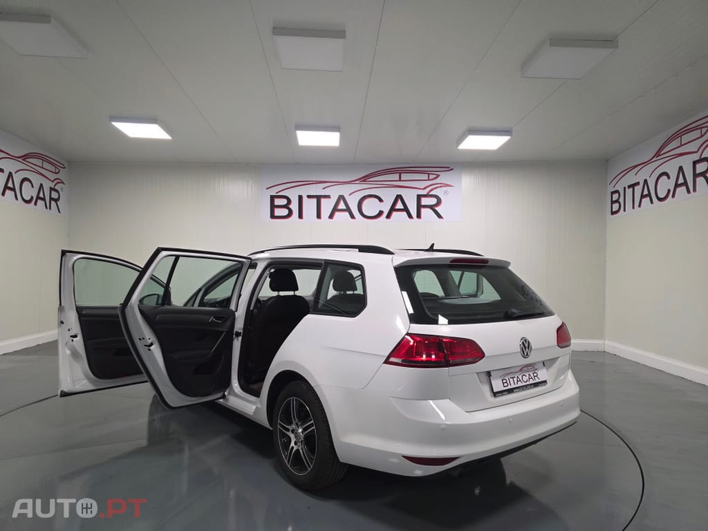 Volkswagen Golf 1.6 HDI CONFORTLINE
