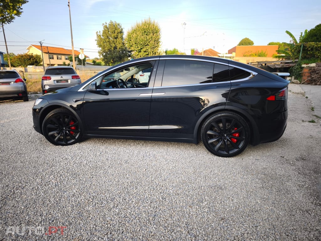 Tesla Model X 100D