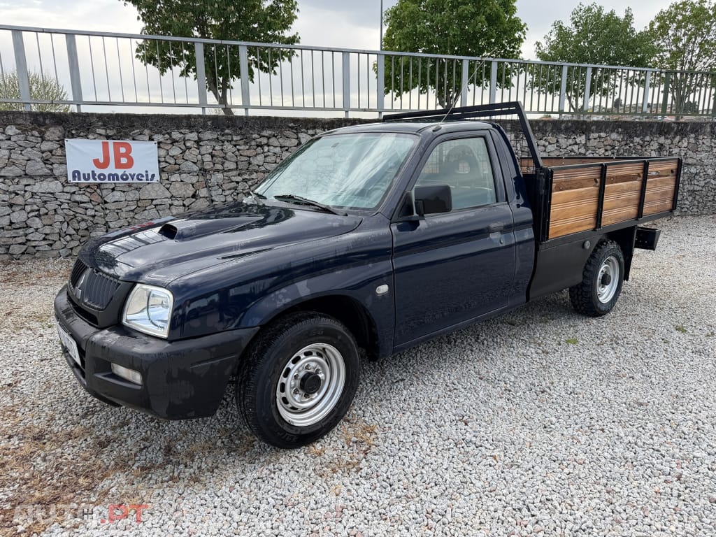 Mitsubishi L200 2.5TD Cab. Simples 3LUG Nacional