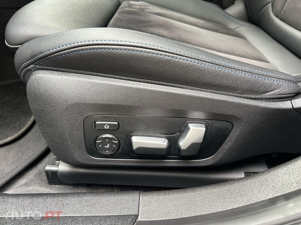BMW 330 e Touring Pack Desportivo M Auto