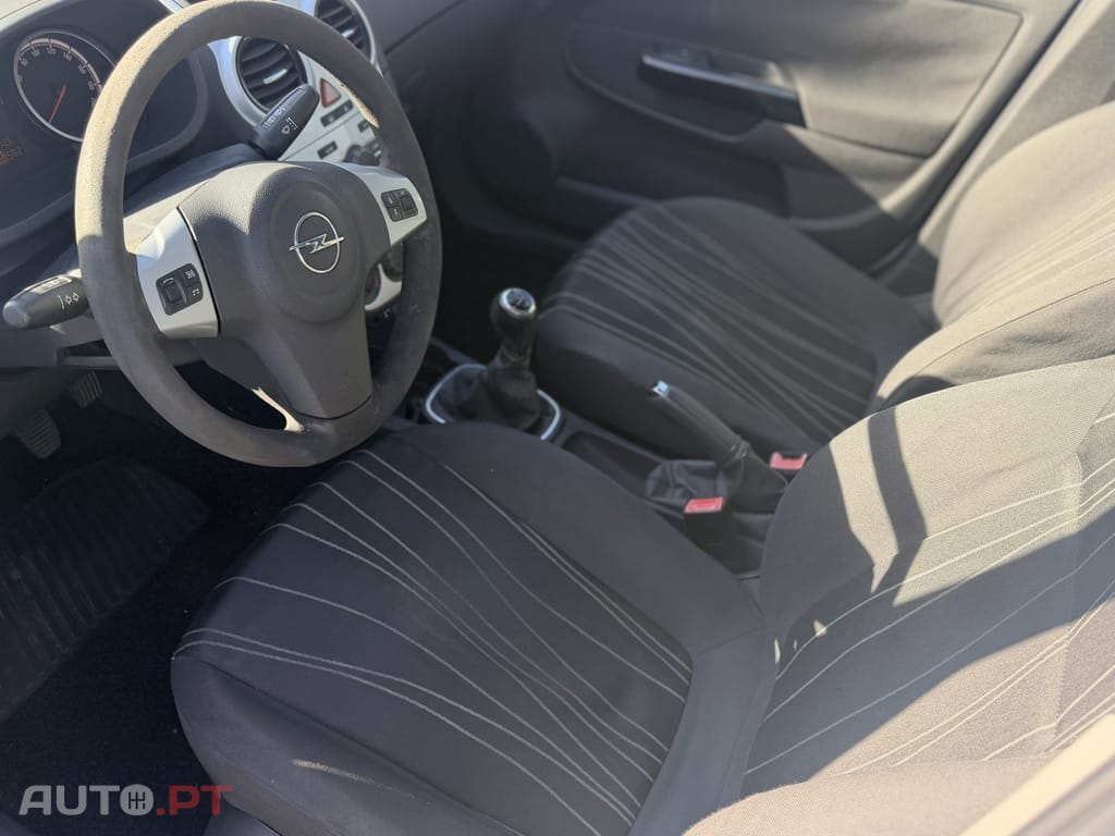 Opel Corsa 1.2 Enjoy