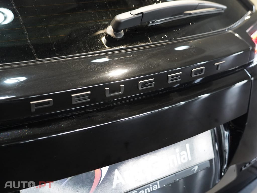 Peugeot 2008 1.2 Hybrid Allure e-DCS6