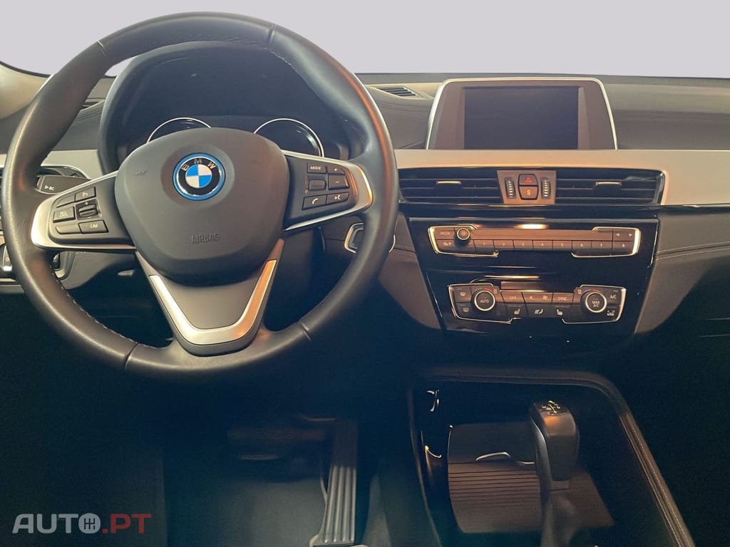 BMW X2 xDrive25e  I.V.A DEDUTÍVEL 