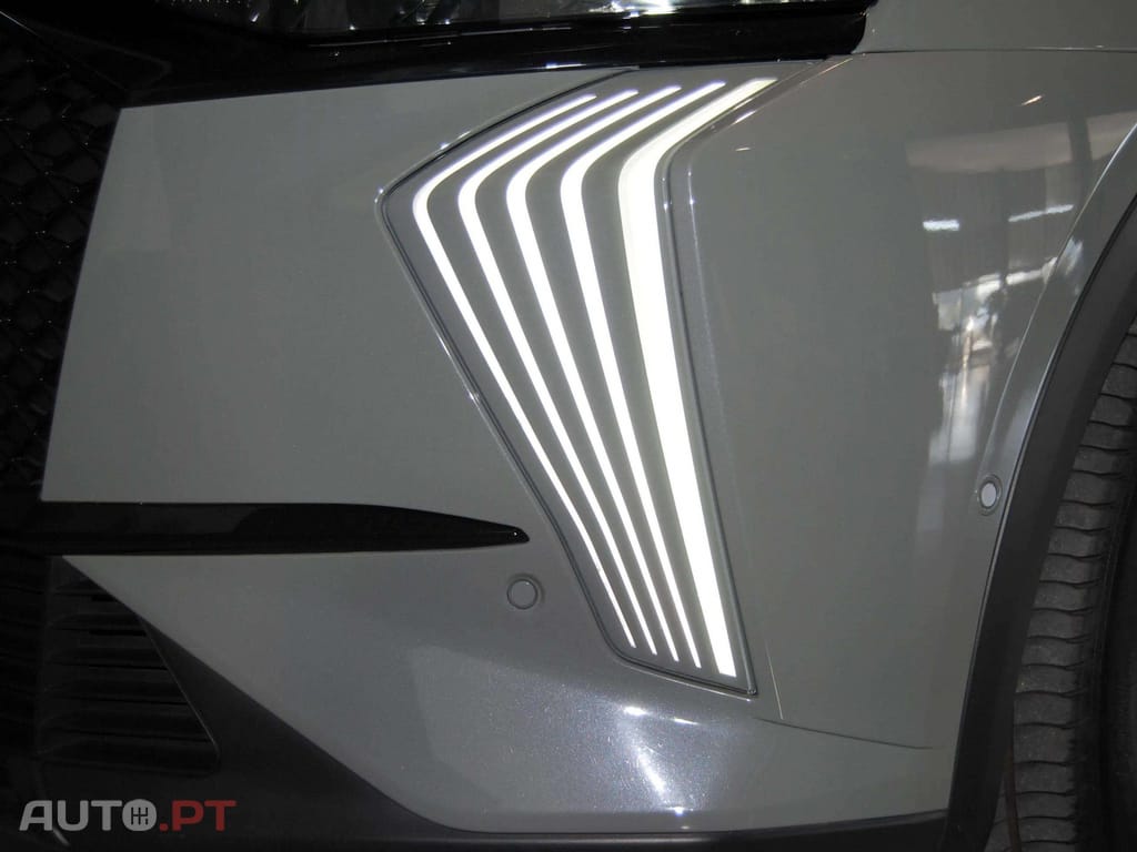 DS DS7 E-Tense Performance Line