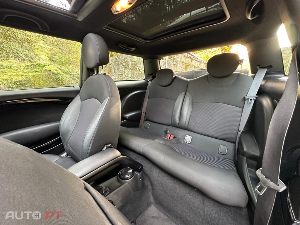 MINI Cooper Cooper D