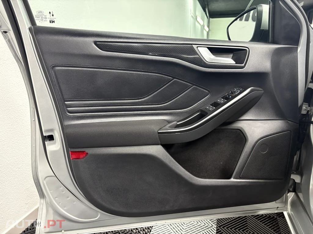 Ford Focus SW 1.0 EcoBoost S&S ST-LINE DESIGN